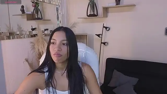 Saray reyes online show from 11/10/25, 07:24