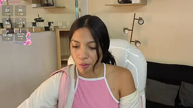 Saray reyes online show from 11/21/25, 11:53