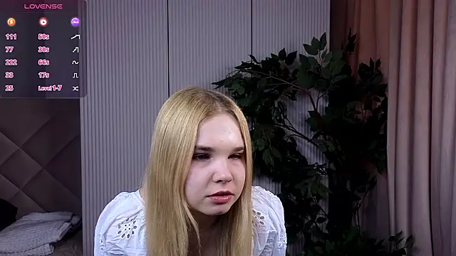 OdetteHarwick online show from 03/08/26, 07:34