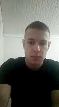 Snapshot of pretty_roman chatting on 02/10/25, 03:32 pretty roman online show from 02/10/25, 03:32
