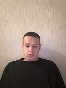 Snapshot of pretty_roman chatting on 04/22/26, 03:46 pretty roman online show from 04/22/26, 03:46