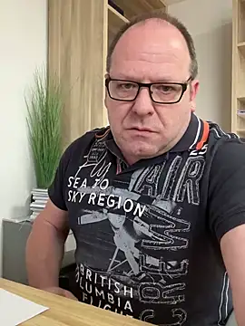 coupleLatinaLovers online show from 02/21/25, 08:51