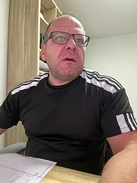 coupleLatinaLovers online show from 10/01/25, 04:51