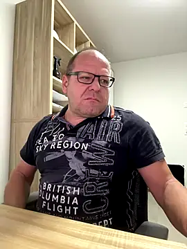 coupleLatinaLovers online show from 10/20/25, 05:30