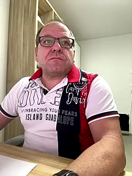 coupleLatinaLovers online show from 12/01/25, 06:07