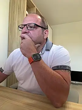 coupleLatinaLovers online show from 05/26/26, 05:25