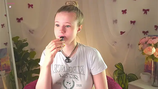 MaydaFoulk online show from 04/18/26, 01:20