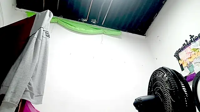 PetiteIvoryQueen19 online show from 11/11/25, 04:34