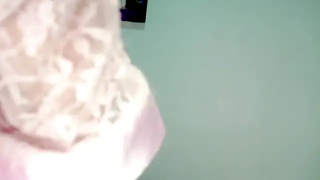 PetiteIvoryQueen19 online show from 05/07/26, 05:02