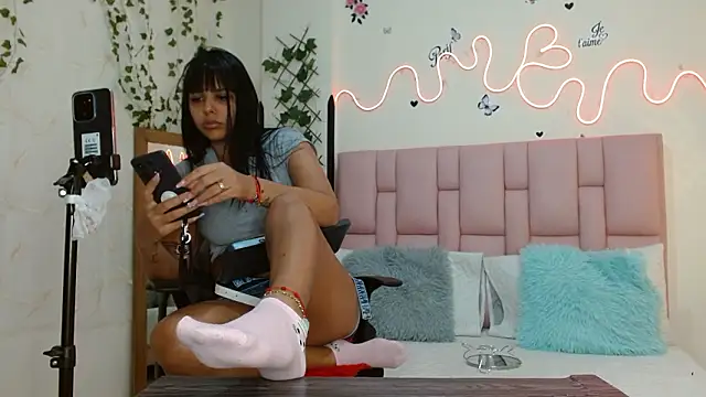 isabela ferrer  online show from 03/10/26, 01:27