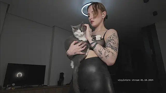 vinylstore online show from 10/01/25, 05:30