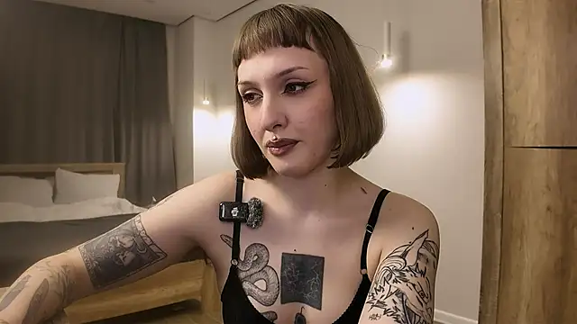 Snapshot of vinylstore chatting on 03/20/26, 04:34 vinylstore online show from 03/20/26, 04:34