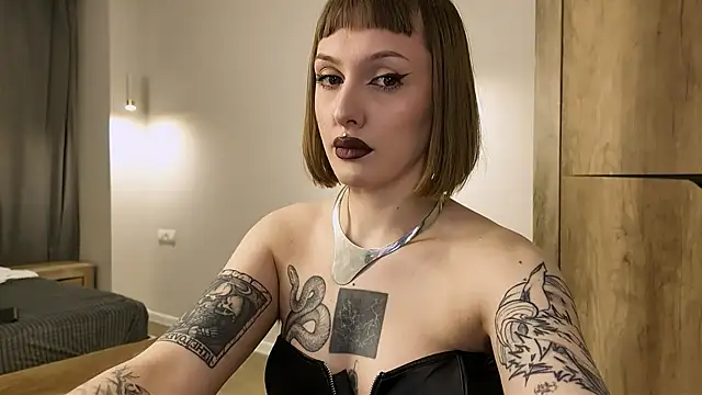 Snapshot of vinylstore chatting on 03/27/26, 04:29 vinylstore online show from 03/27/26, 04:29