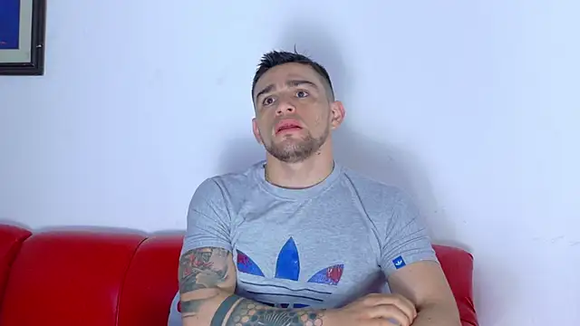 Snapshot of Sexy_Alejandro_ chatting on 03/11/26, 12:33 Sexy Alejandro online show from 03/11/26, 12:33