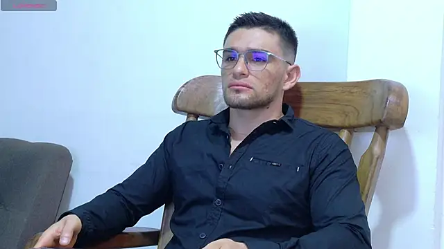 Snapshot of Sexy_Alejandro_ chatting on 03/26/26, 11:49 Sexy Alejandro online show from 03/26/26, 11:49