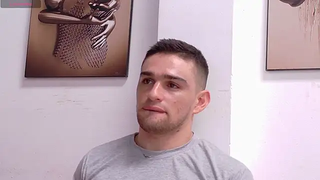 Snapshot of Sexy_Alejandro_ chatting on 04/08/26, 06:19 Sexy Alejandro online show from 04/08/26, 06:19