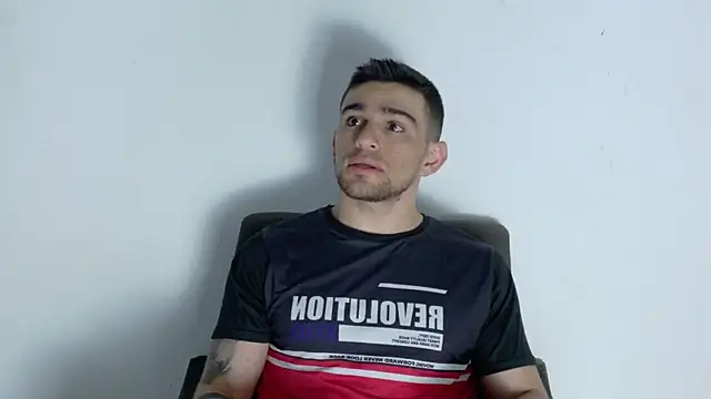 Snapshot of Sexy_Alejandro_ chatting on 05/12/26, 08:44 Sexy Alejandro online show from 05/12/26, 08:44