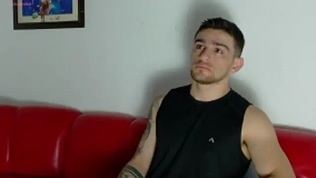 Snapshot of Sexy_Alejandro_ chatting on 05/29/26, 12:14 Sexy Alejandro online show from 05/29/26, 12:14