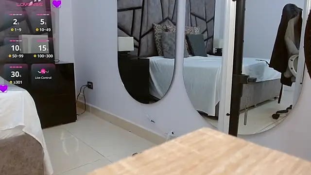 Snapshot of adhara_cortez chatting on 03/06/26, 08:49 adhara cortez online show from 03/06/26, 08:49