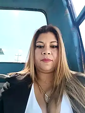 Laura-Hernandez online show from 01/22/25, 04:12