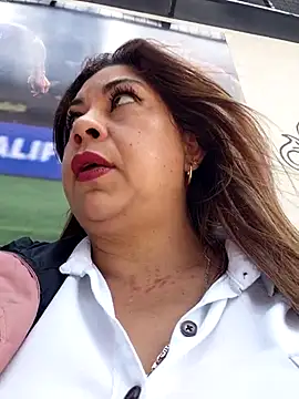 Laura-Hernandez online show from 05/23/26, 03:38