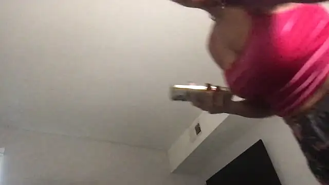 Snapshot of bigb00tyjudyyX chatting on 09/27/25, 03:39 bigb00tyjudyyX online show from 09/27/25, 03:39