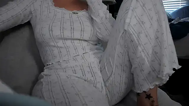 Snapshot of bigb00tyjudyyX chatting on 11/19/25, 03:56 bigb00tyjudyyX online show from 11/19/25, 03:56