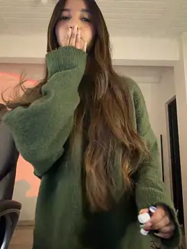 Snapshot of aly_golden_ chatting on 03/08/26, 05:44 aly golden online show from 03/08/26, 05:44