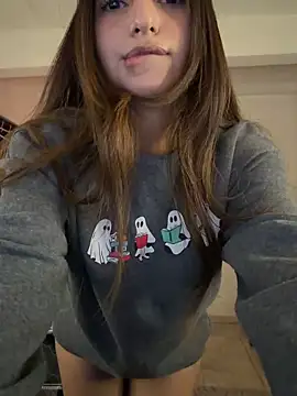Snapshot of aly_golden_ chatting on 05/02/26, 05:23 aly golden online show from 05/02/26, 05:23