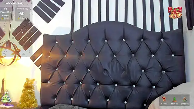 Kenia Fox online show from 12/20/24, 04:42