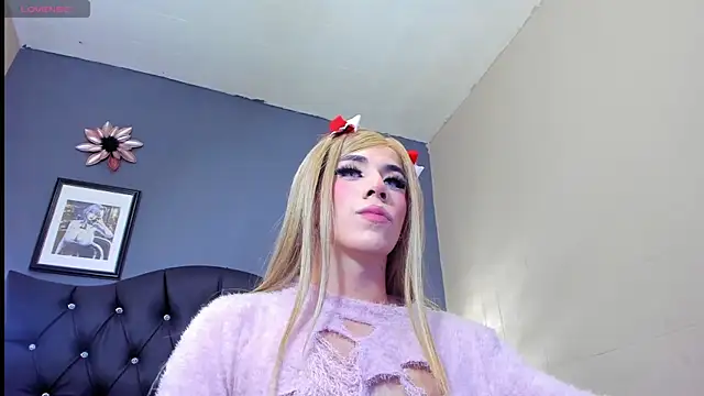 Kenia Fox online show from 01/27/25, 11:43