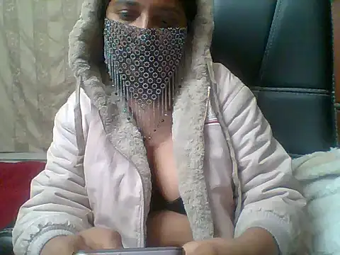 kamayanisingh24 online show from 01/20/25, 08:18