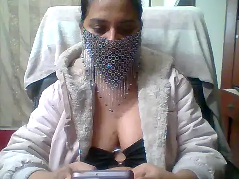 kamayanisingh24 online show from 01/21/25, 05:41