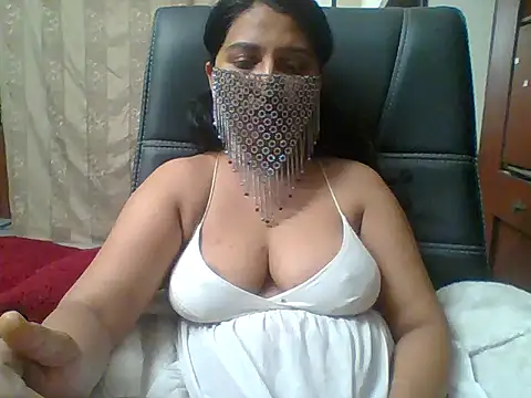 kamayanisingh24 online show from 01/25/25, 03:41