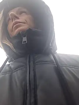 YourJuliena online show from 01/12/25, 12:23