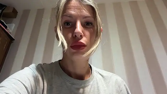 YourJuliena online show from 03/15/25, 05:26