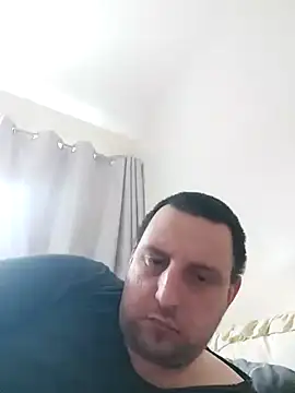 Snapshot of HE-M123 chatting on 12/11/24, 10:36 HE-M123 online show from 12/11/24, 10:36