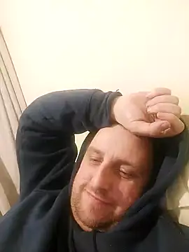 Snapshot of HE-M123 chatting on 12/14/24, 11:23 HE-M123 online show from 12/14/24, 11:23