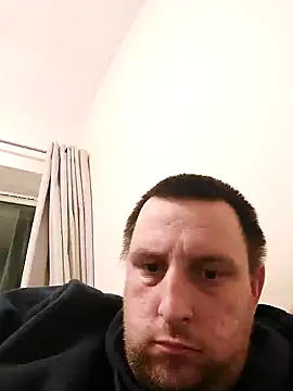 Snapshot of HE-M123 chatting on 12/18/24, 07:30 HE-M123 online show from 12/18/24, 07:30