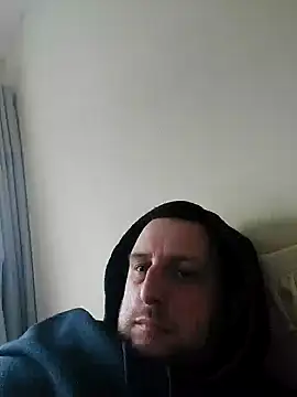 Snapshot of HE-M123 chatting on 12/20/24, 01:11 HE-M123 online show from 12/20/24, 01:11