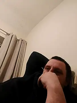 Snapshot of HE-M123 chatting on 12/21/24, 11:02 HE-M123 online show from 12/21/24, 11:02