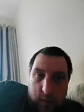 Snapshot of HE-M123 chatting on 12/24/24, 11:17 HE-M123 online show from 12/24/24, 11:17