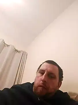 Snapshot of HE-M123 chatting on 12/24/24, 09:55 HE-M123 online show from 12/24/24, 09:55