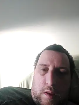 Snapshot of HE-M123 chatting on 12/29/24, 01:38 HE-M123 online show from 12/29/24, 01:38