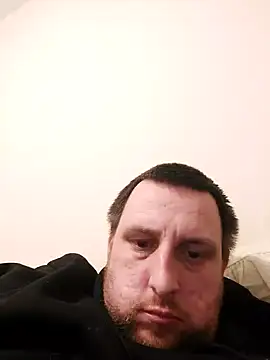 Snapshot of HE-M123 chatting on 12/31/24, 09:50 HE-M123 online show from 12/31/24, 09:50