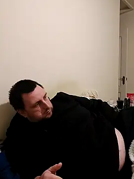 Snapshot of HE-M123 chatting on 01/01/25, 05:44 HE-M123 online show from 01/01/25, 05:44