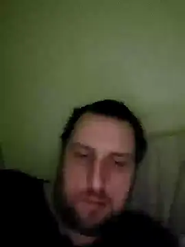 Snapshot of HE-M123 chatting on 01/04/25, 03:18 HE-M123 online show from 01/04/25, 03:18