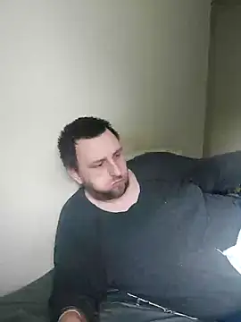 Snapshot of HE-M123 chatting on 01/04/25, 10:27 HE-M123 online show from 01/04/25, 10:27