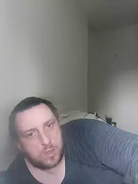 Snapshot of HE-M123 chatting on 01/05/25, 11:37 HE-M123 online show from 01/05/25, 11:37