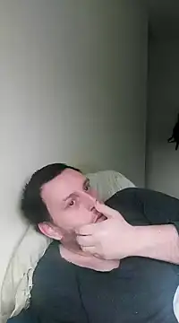 Snapshot of HE-M123 chatting on 01/06/25, 11:18 HE-M123 online show from 01/06/25, 11:18